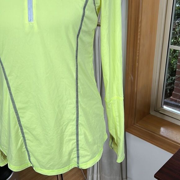 Zella 1/4 Zip Running Jacket - Picture 3 of 13
